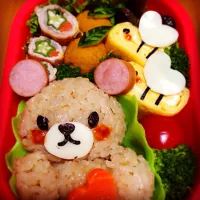 Snapdishの料理写真:くまちゃん＆はちさん弁当|みやみほさん