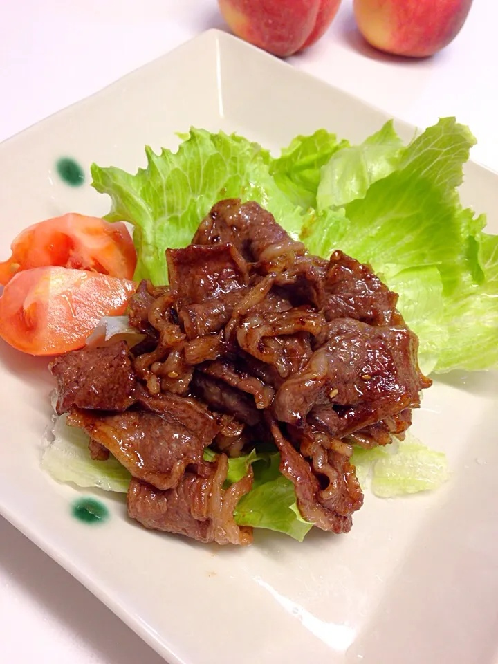 牛バラ肉焼き肉のタレで味付け  レタスで巻いて食べよう❗️|ちーままさん