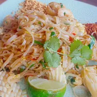 Snapdishの料理写真:Chilli Seafood Fried Noodles|Nico Shah Shonaさん