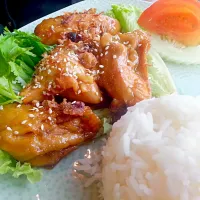 Snapdishの料理写真:Honey Chicken Rice|Nico Shah Shonaさん