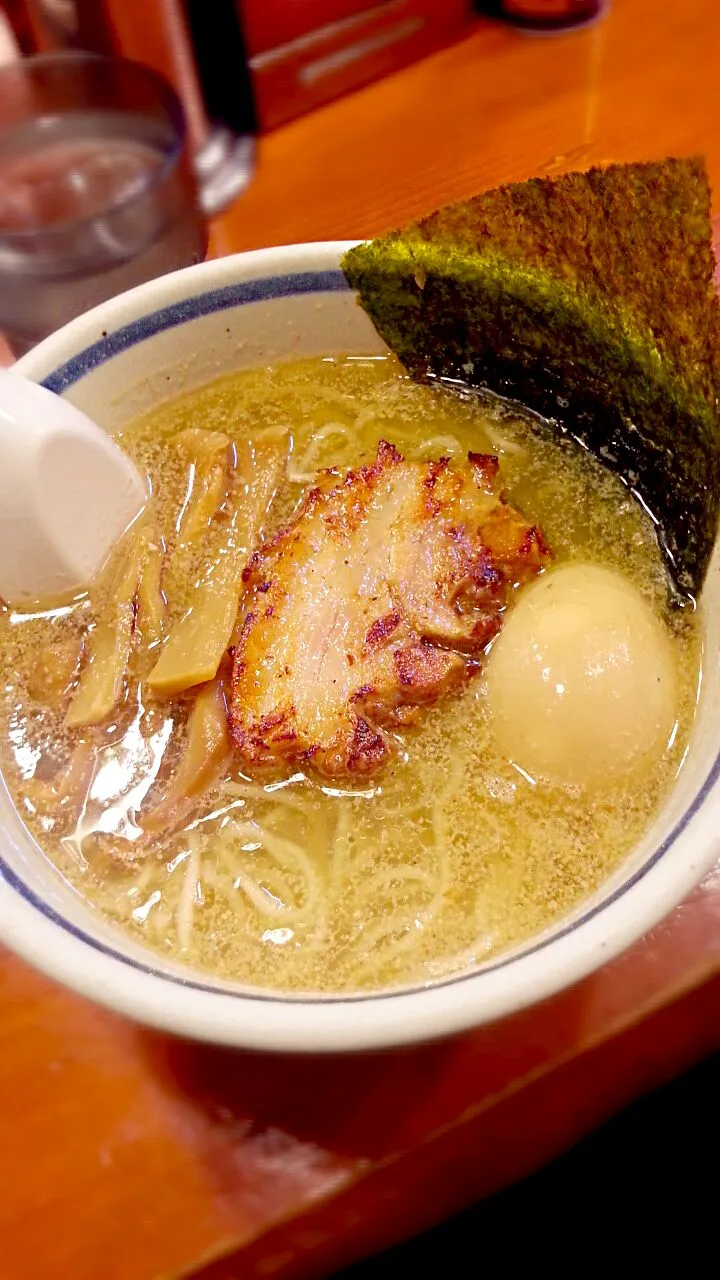 阿閣梨 煮たまご塩ラーメン|じょうさん