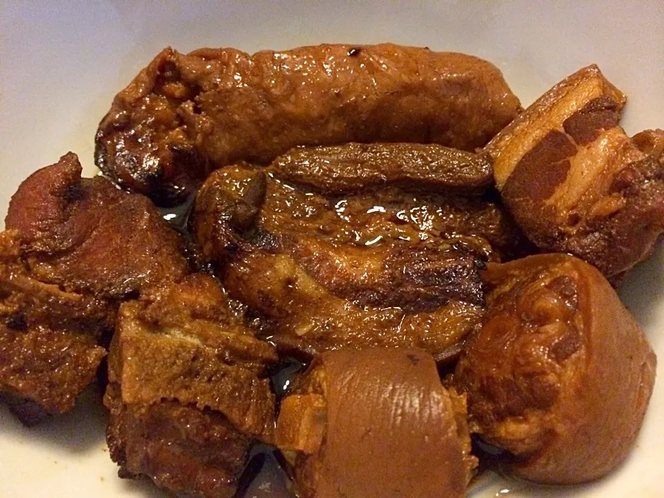 Braised pig - intestine, belly and tail|Ong Sor Fernさん