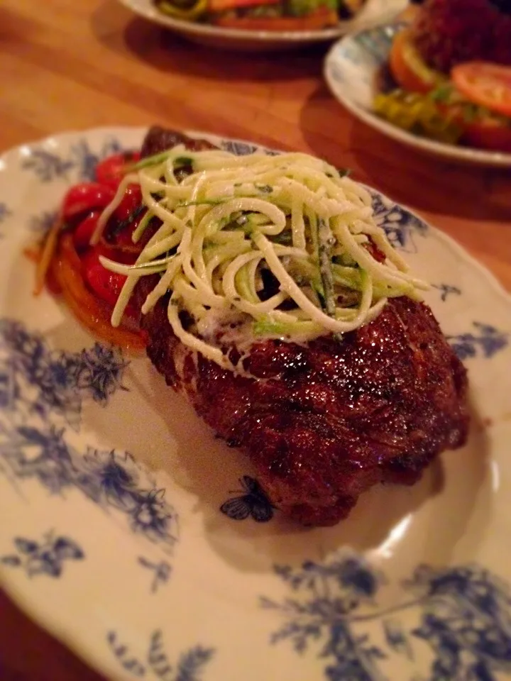 20 oz rib eye.|aaron martinさん