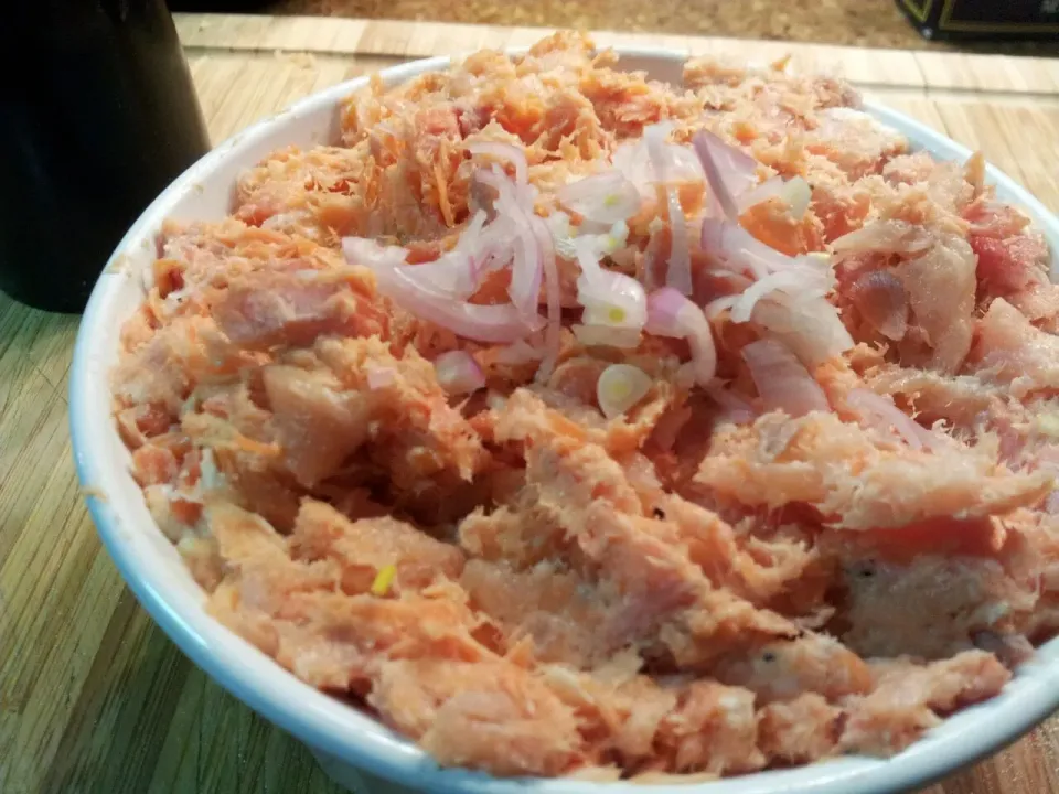 Rillette de Saumon.  Smoked and poached salmon with butter, shallots and chives.|Kkartsさん