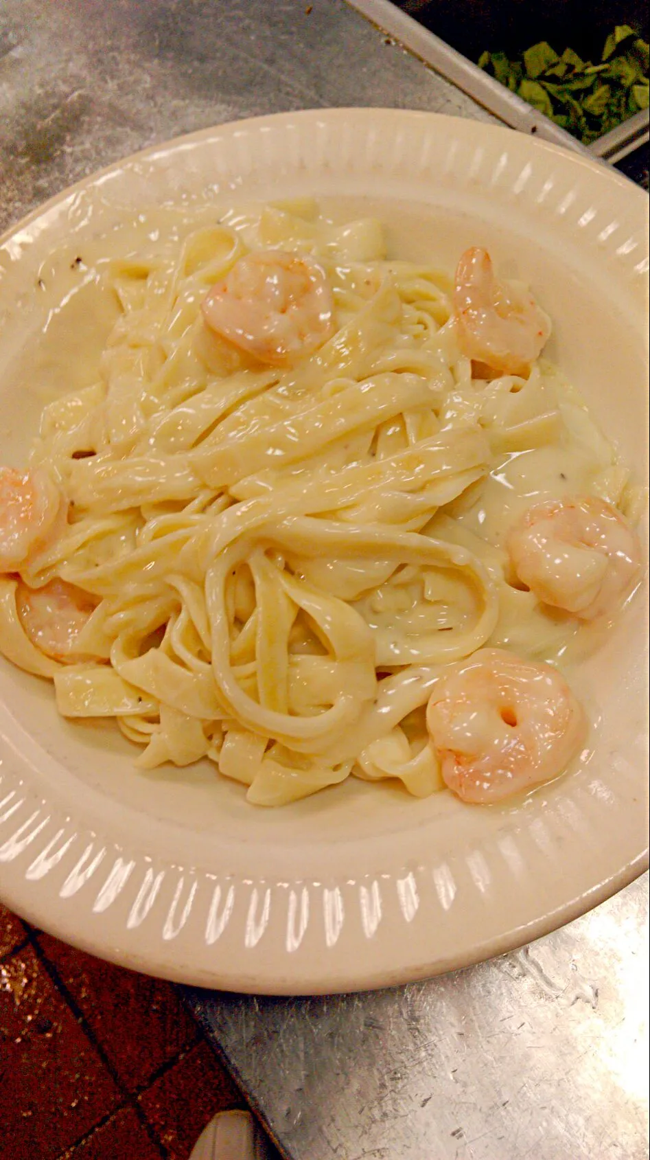 fettuccine alfredo with shrimp|vee del Rosarioさん