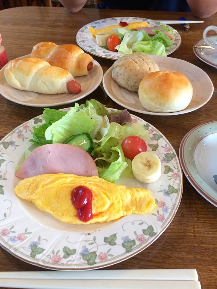 那須温泉ペンション1年1組の朝食。焼きたてパン食べ放題|sayuri*さん