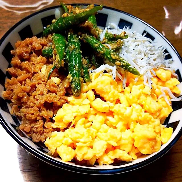 そぼろ丼|りーぴんさん