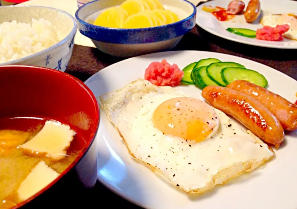 朝ごはん＊目玉焼き定食♪|ひかるんさん