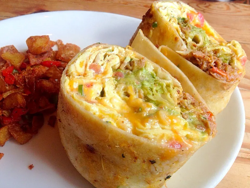 Snapdishの料理写真:Chorizo Burrito|Mich Liowさん