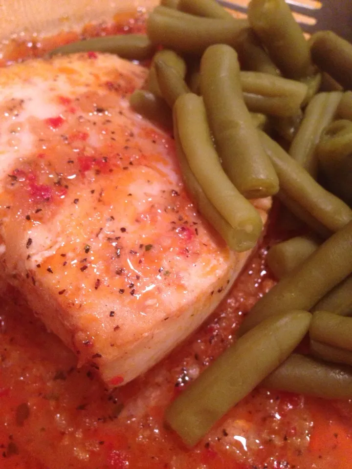 Snapdishの料理写真:Mahi mahi and green beans|vmwagnerさん