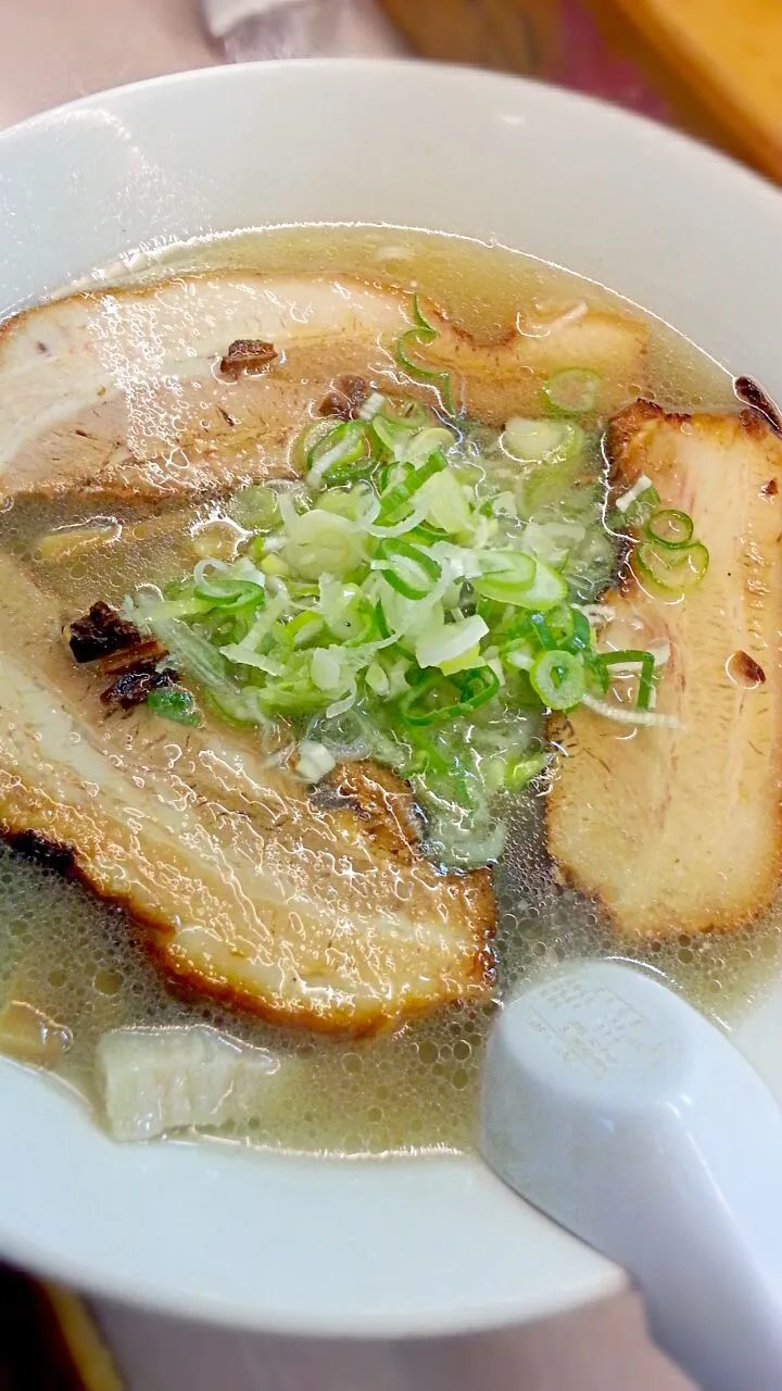 塩ラーメン 辛味なし チャーシュートッピング|じょうさん