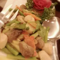 Snapdishの料理写真:Scallops in XO sauce with asparagus|Aj Leeさん