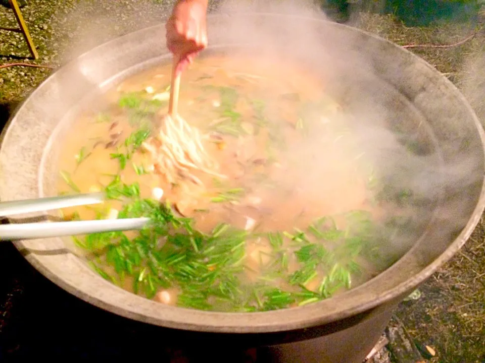 Snapdishの料理写真:大鍋でドジョウうどん！|Food is lifeさん