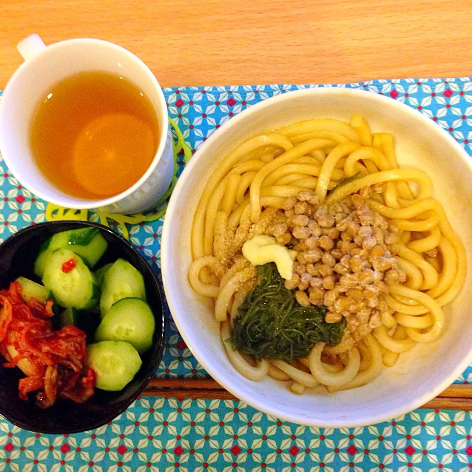 さっぱり生姜の納豆メカブうどん|Etsuさん