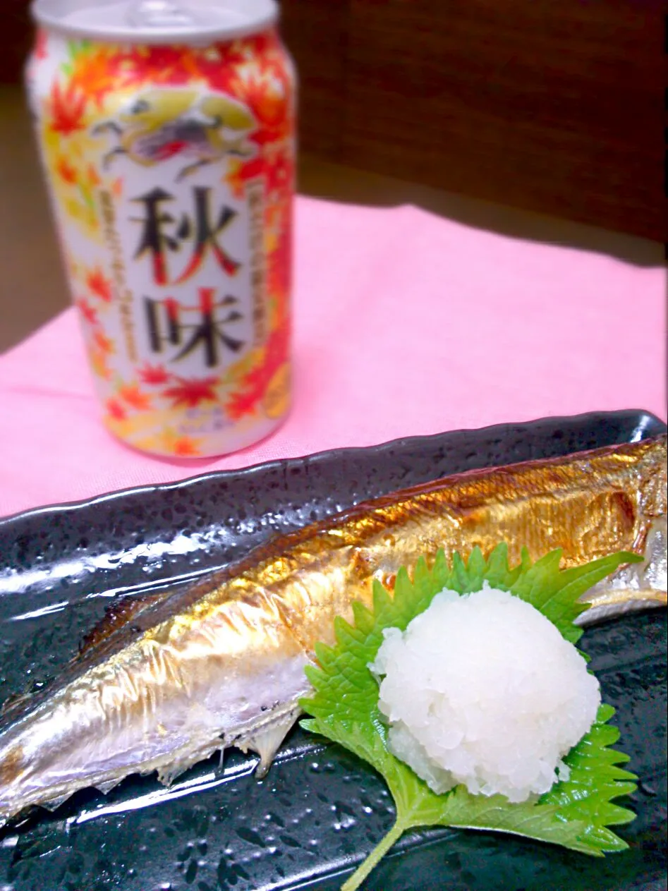 Snapdishの料理写真:grilled saury with salt & beer!!|和田 匠生さん