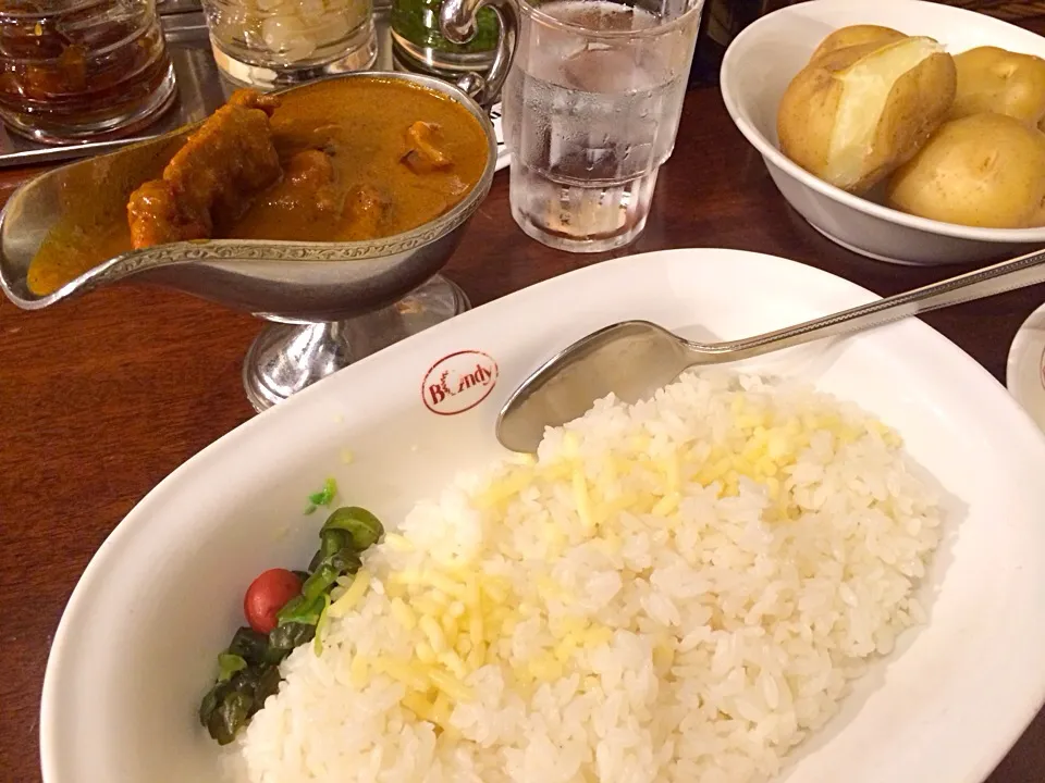 Snapdishの料理写真:Bondy チキンカレー|カガヤさん