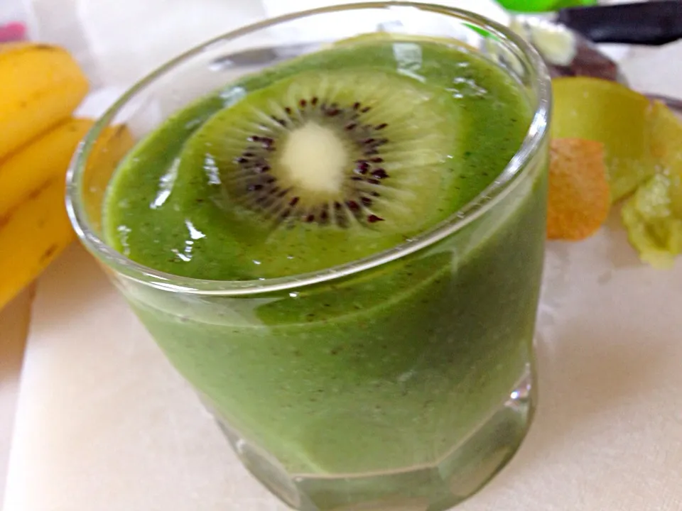 Kiwi Banana smoothie|viviさん