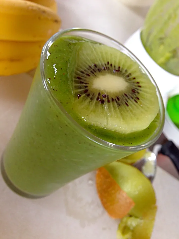 Kiwi Banana smoothie|viviさん