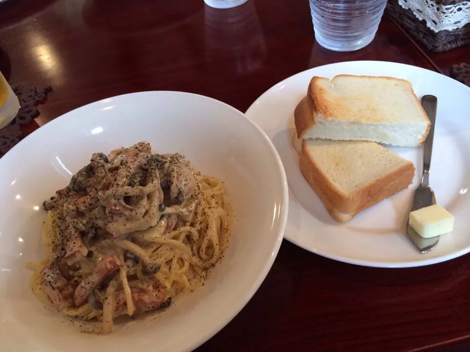 カルボナーラと米粉食パン|千晴さん