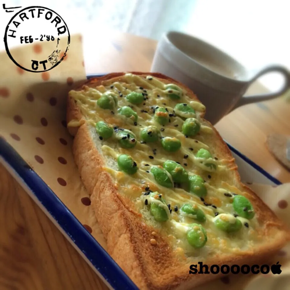 Snapdishの料理写真:こんなに美味しかったなんて知らなかったです。枝豆とチーズのトースト|shoooocoさん