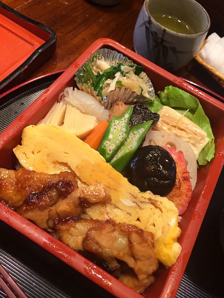 Snapdishの料理写真:藤よし きじ焼弁当|ゆきさん