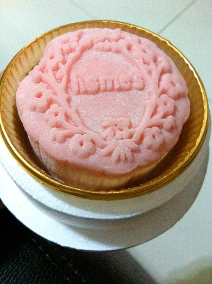 Strawberry ice cream mooncake|Serenaさん