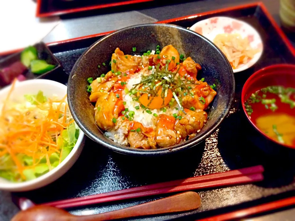 串串さんの焼き鳥丼ランチ|ほのほのさん