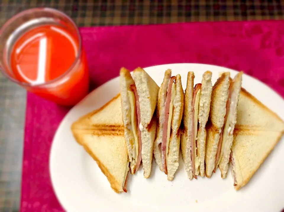 Toasted Ham and Cheese Sandwich ala Belle|ChefNurseBelleさん