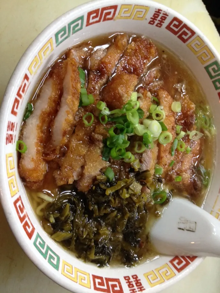 Snapdishの料理写真:骨付き豚リーブロス排骨麺|河田 みどりさん