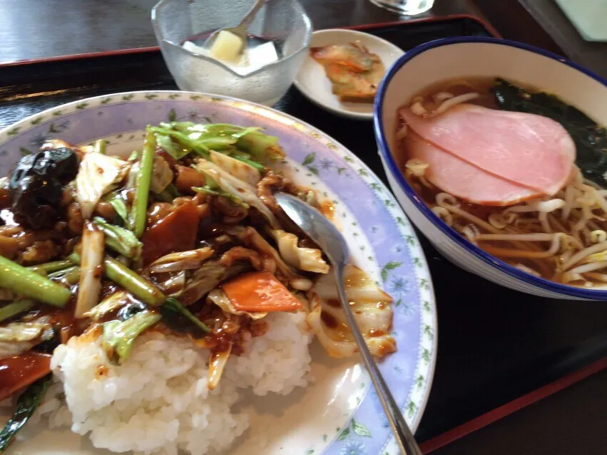 【日替定食】回鍋肉丼と小ラーメンを頂きました。|momongatomoさん