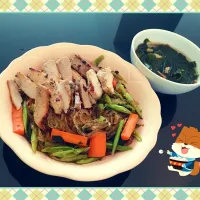 Snapdishの料理写真:Korean chap chae with seaweed soup|ginaさん