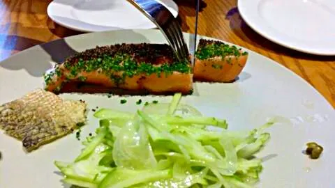 Smoked Salmon with stuff on top:
pepper and some herbs|KaikoKazashiさん