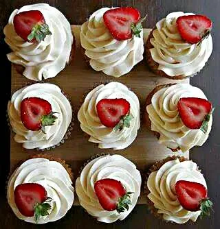 strawberry cupcake tarts|vee del Rosarioさん