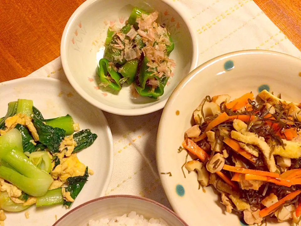 切り昆布の煮物、焼きとうがらし、卵と青梗菜のオイスター炒め|あんなさん