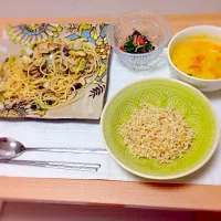 Snapdishの料理写真:玄米ご飯とパスタ|のんたんさん