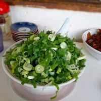 Snapdishの料理写真:福岡博多 「住吉亭」のラーメン|たかたかლ(^o^ლ)さん