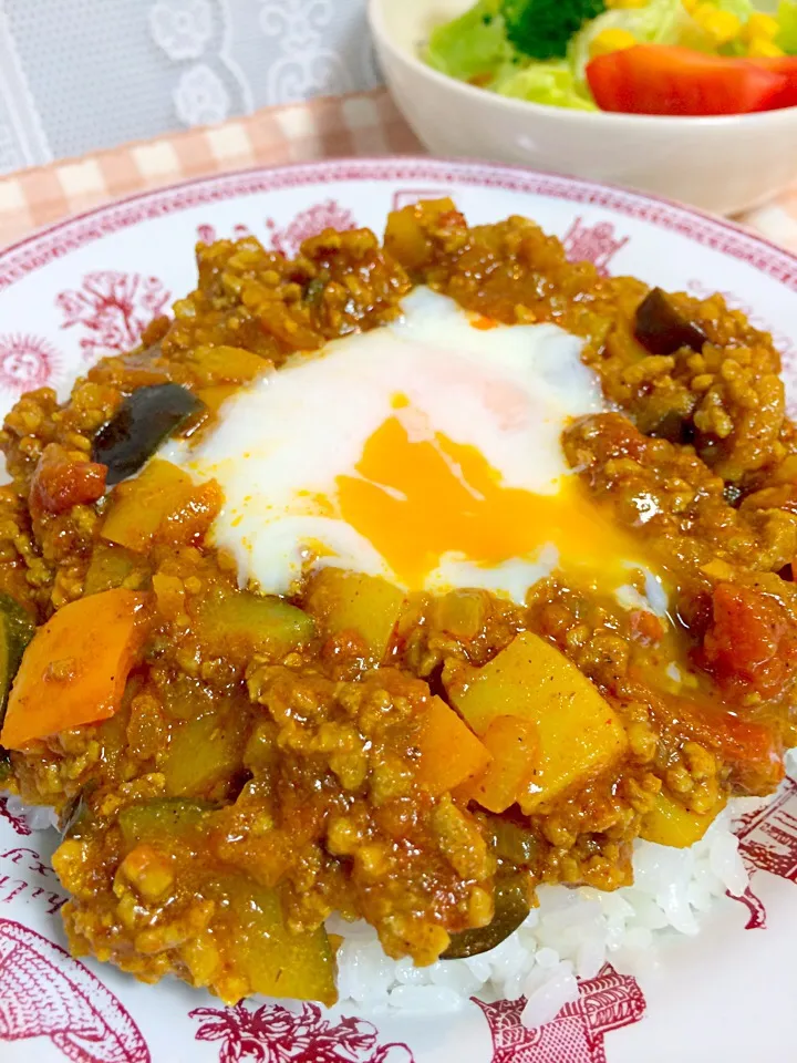 しっかり野菜のキーマカレー✨温玉のせ✨|o-kazuさん