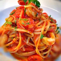 Seafood linguini with tomato sauce|thu reinさん