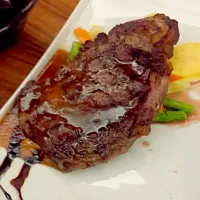 Medium Rare Sirloin Steak|王茜娜さん