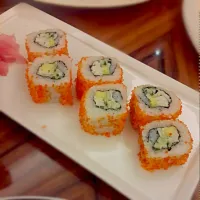 Snapdishの料理写真:California Maki with Avocados|王茜娜さん