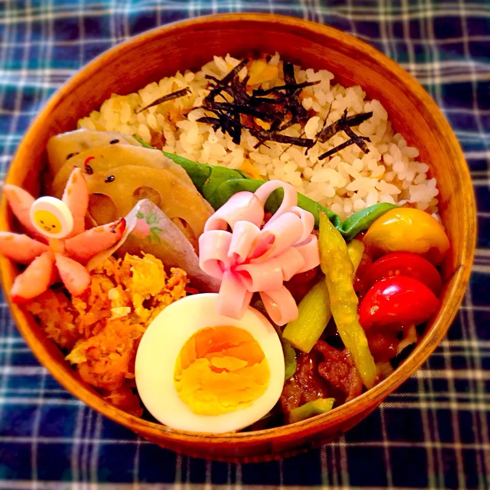 Snapdishの料理写真:アスパラと牛肉のオイスターソース炒め弁当|Nagashima  Yukoさん