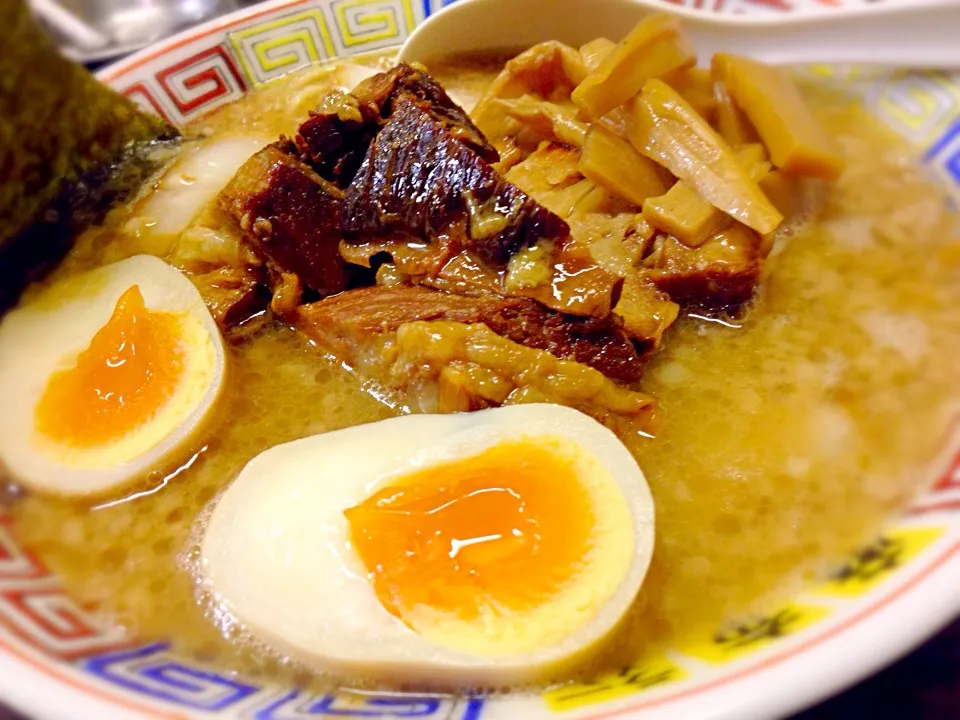 Snapdishの料理写真:相変わらず最低レベルのクオリティ（笑）@麻布ラーメン(麻布十番)|かっちっさん