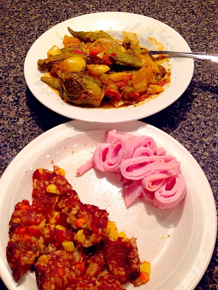 Okra, turkey and a veggie patty for dinner|nadia issaさん