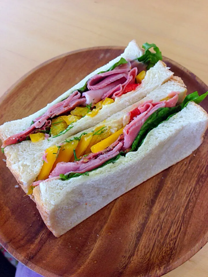 Black pepper corn roast beef sandwich|Kumigarさん