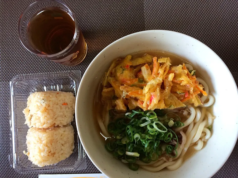 肉うどん•おむすび|ばーさんさん