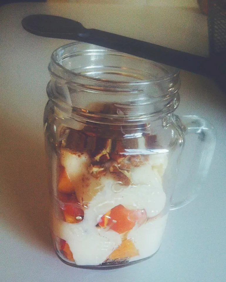 Soy yogurt parfait with peaches, banana, & pecans|victoria valerioさん