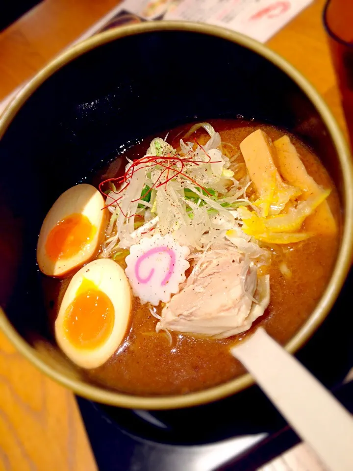 伊勢海老ラーメン半熟味玉トッピング|あぼちさん