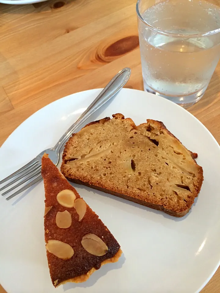 Perfect break! Bakewell tart and Bramley apple cake with Elder flower  water;)))|aястасияさん