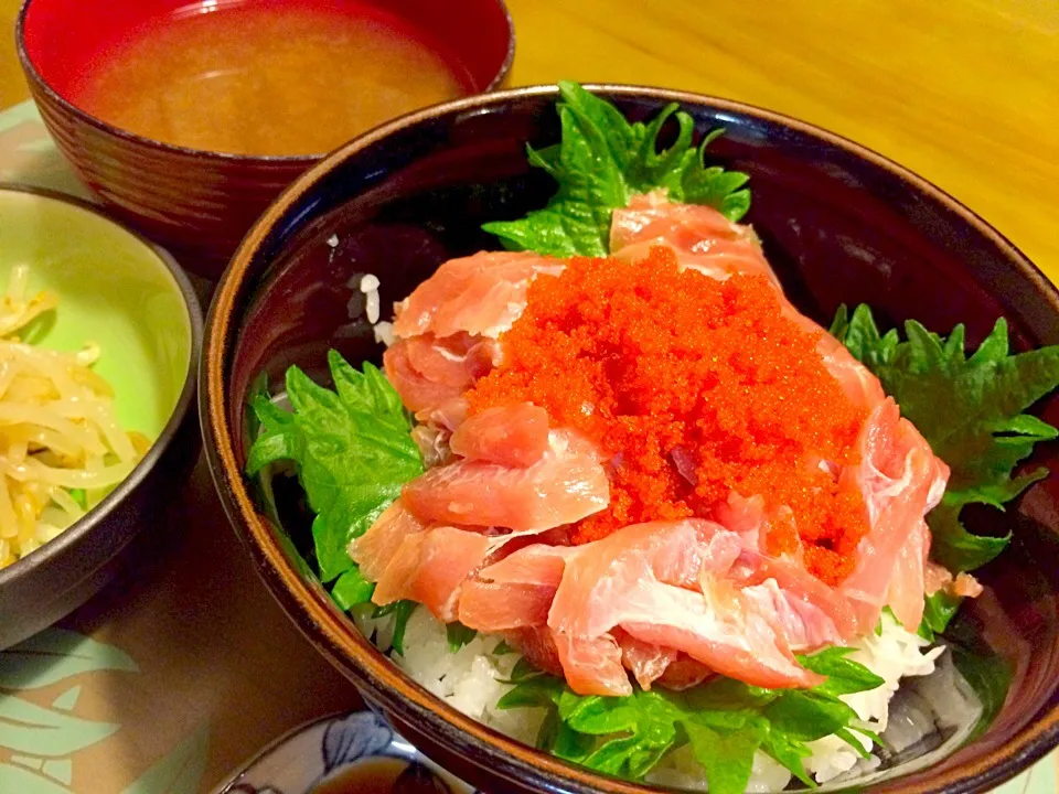 マグロ丼で夕食🍚🍚|かずみさん