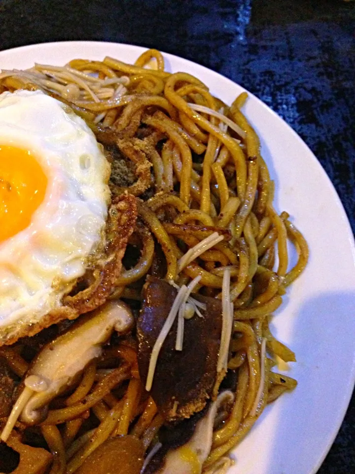 Snapdishの料理写真:月見焼きそば|ダンナさん